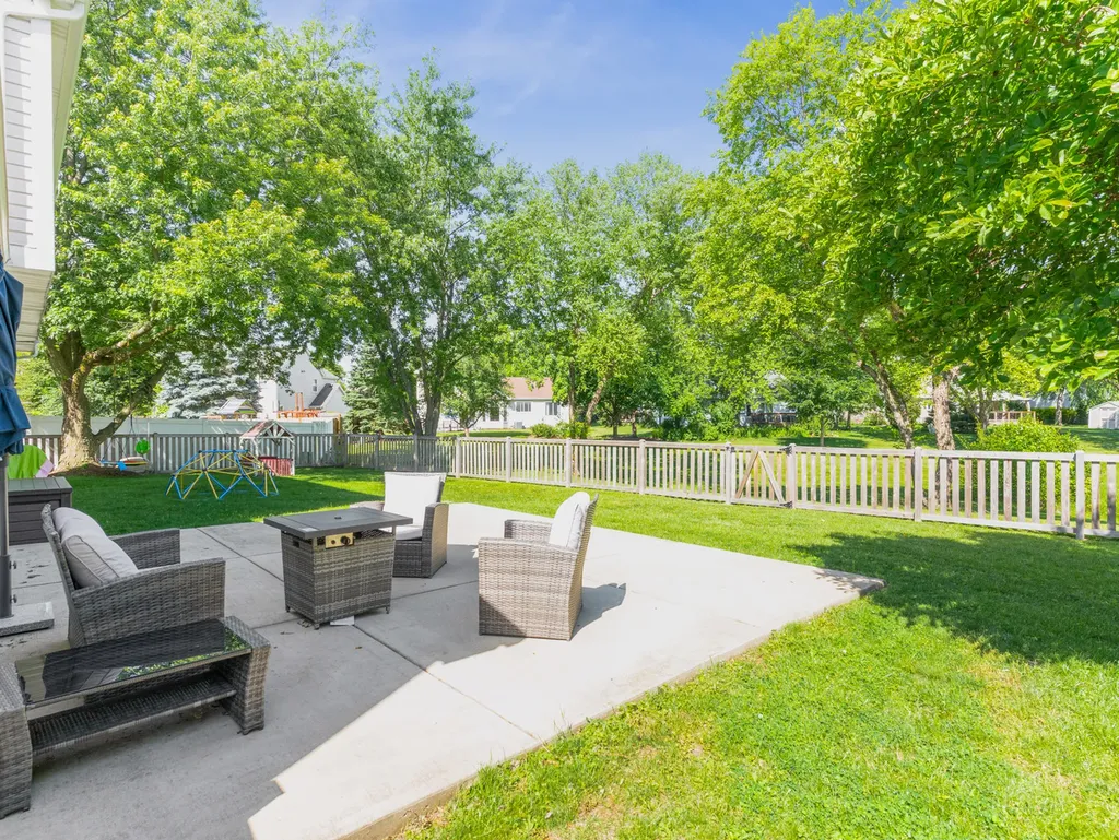 165 Park Meadow Lane Bolingbrook IL 60440