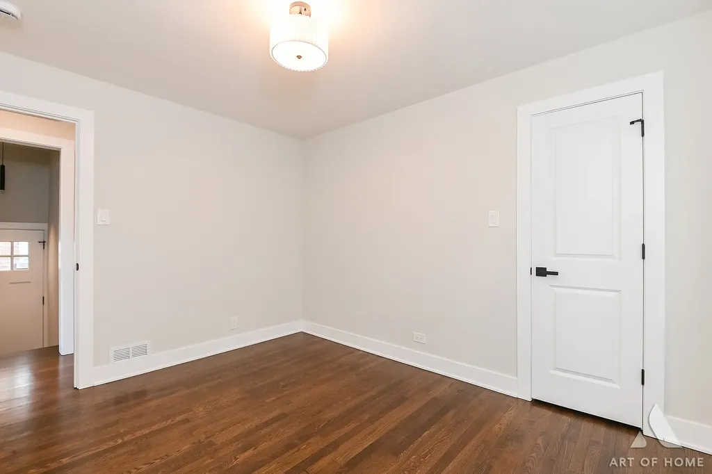 10455 South Whipple Street Chicago IL 60655