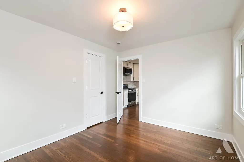 10455 South Whipple Street Chicago IL 60655