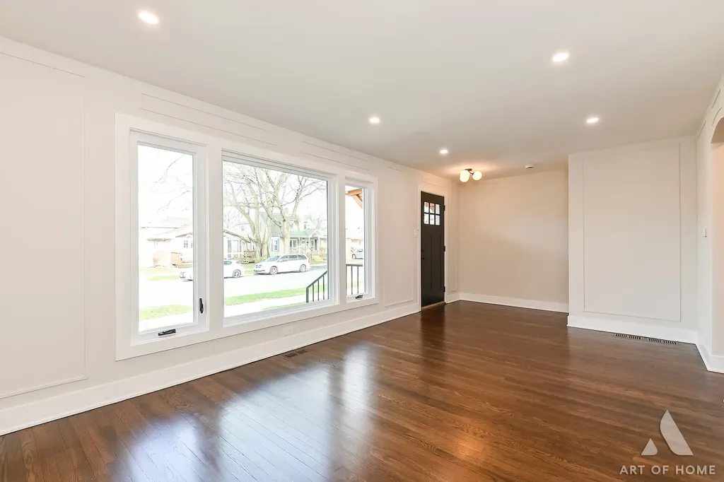 10455 South Whipple Street Chicago IL 60655