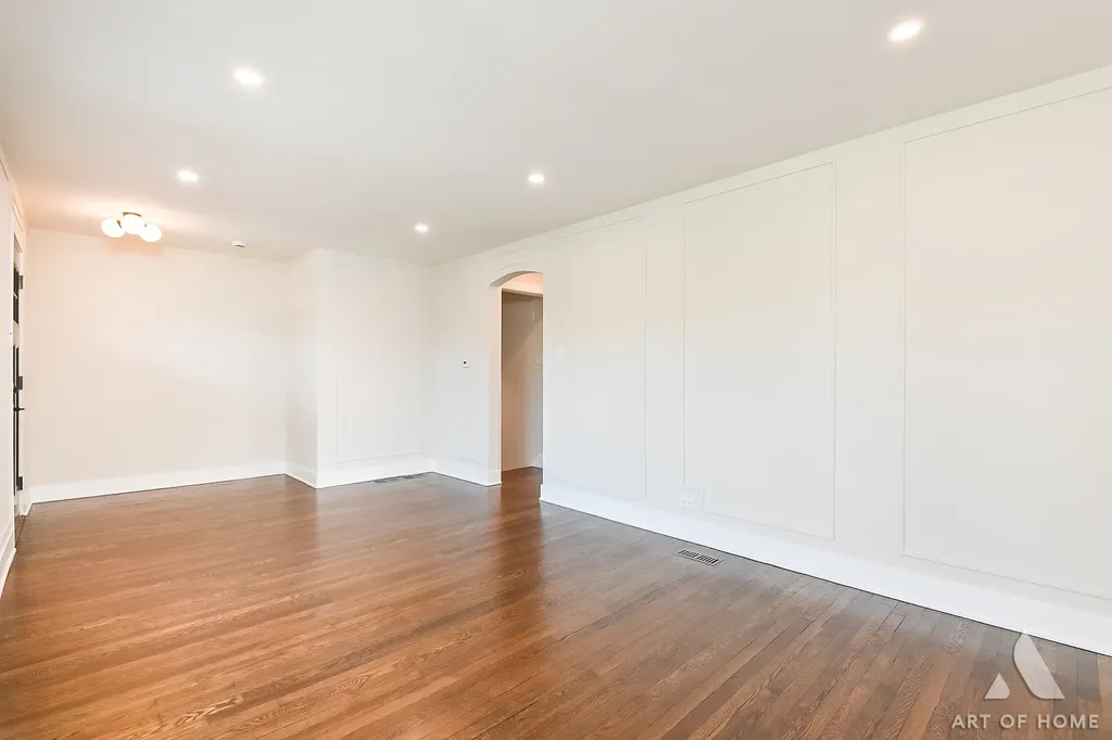 10455 South Whipple Street Chicago IL 60655