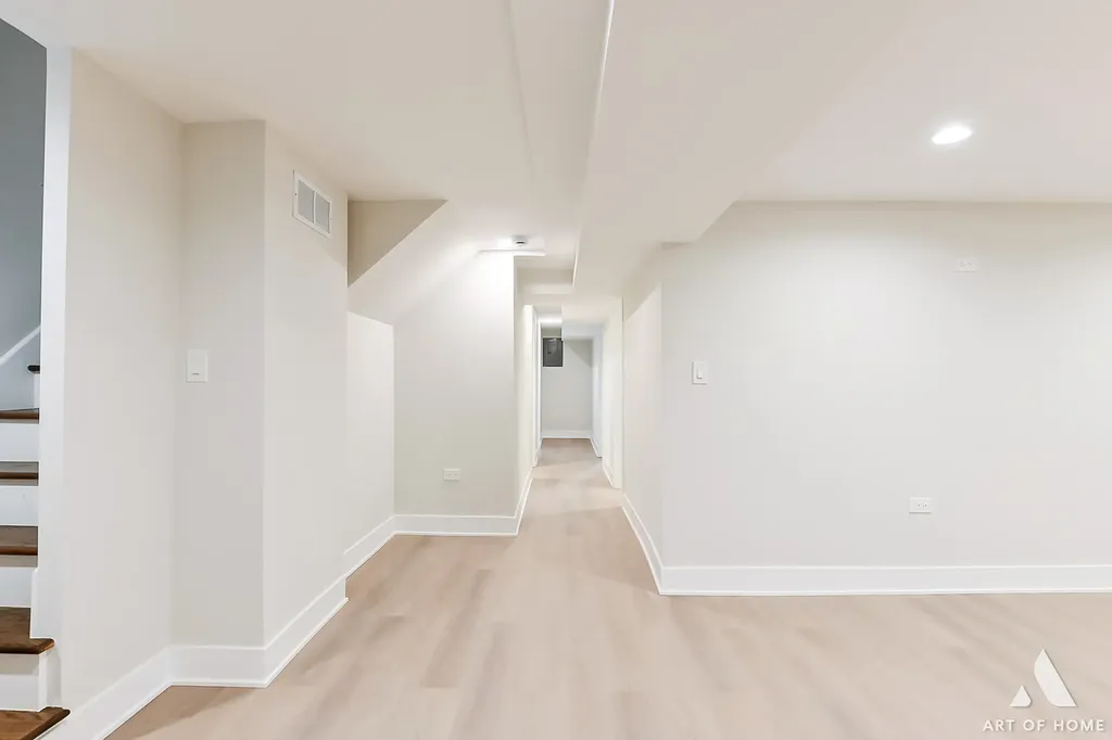 10455 South Whipple Street Chicago IL 60655
