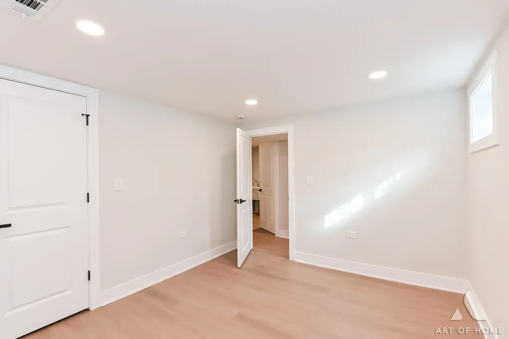 10455 South Whipple Street Chicago IL 60655