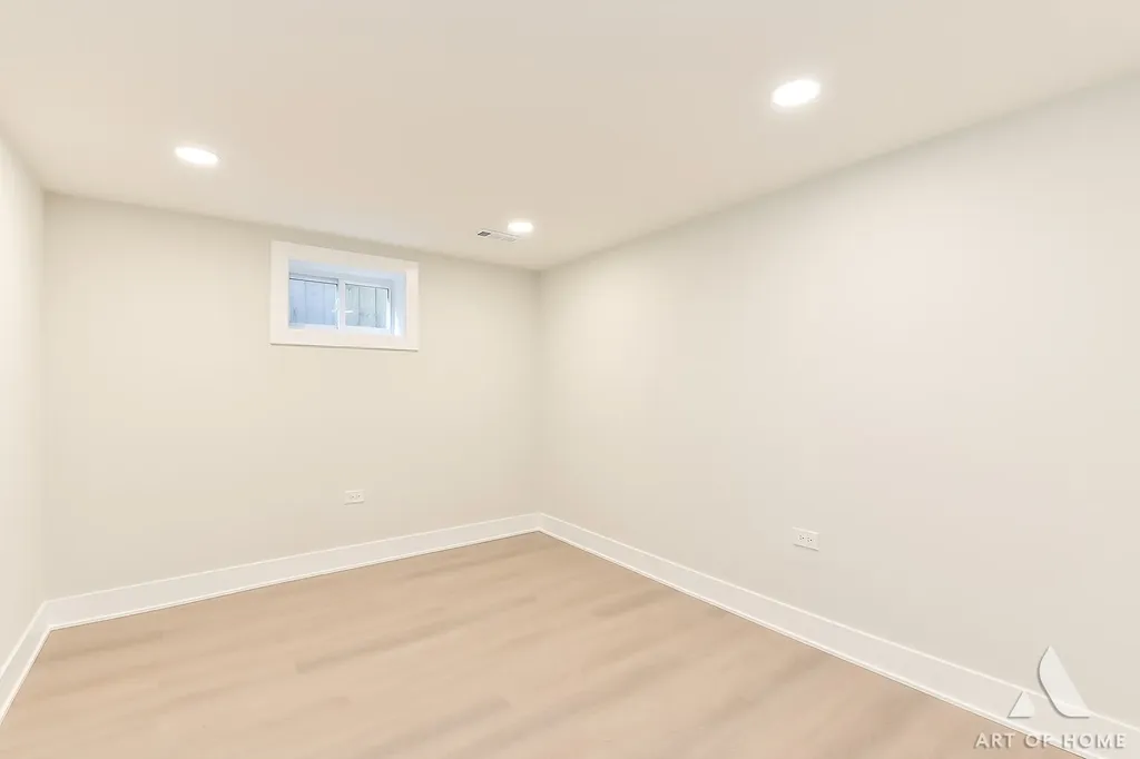 10455 South Whipple Street Chicago IL 60655