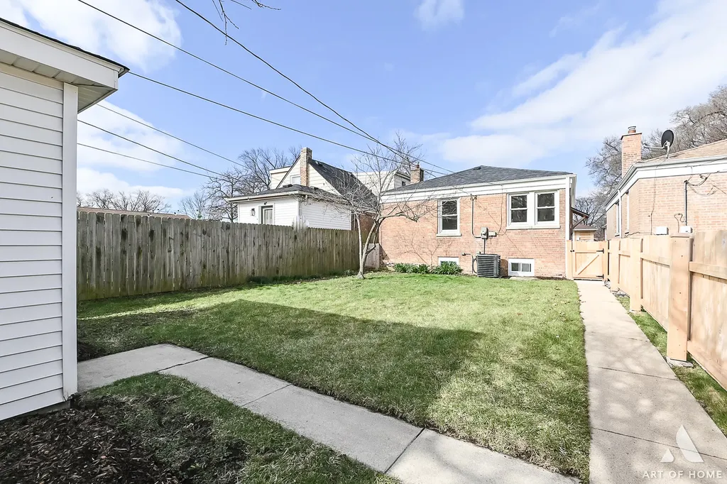 10455 South Whipple Street Chicago IL 60655
