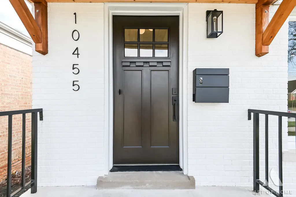 10455 South Whipple Street Chicago IL 60655