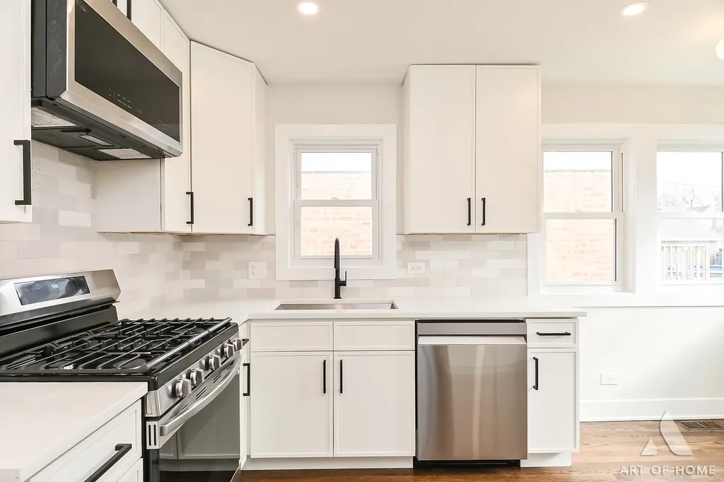 10455 South Whipple Street Chicago IL 60655