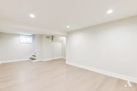 10455 South Whipple Street Chicago IL 60655