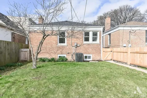 10455 South Whipple Street Chicago IL 60655