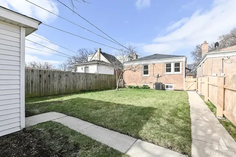 10455 South Whipple Street Chicago IL 60655