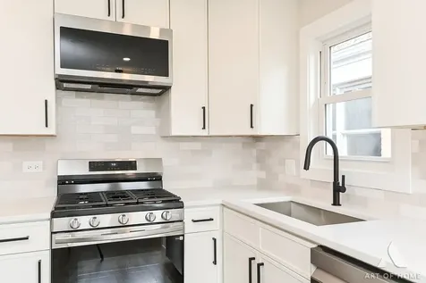 10455 South Whipple Street Chicago IL 60655