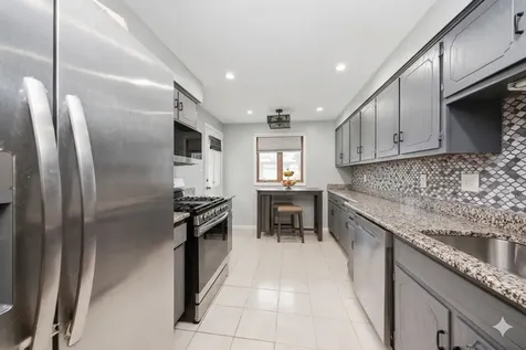 10626 Ridgeland Avenue Chicago Ridge IL 60415