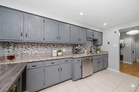 10626 Ridgeland Avenue Chicago Ridge IL 60415