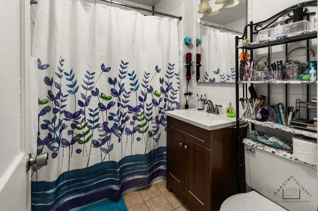 5041 West Agatite Avenue Chicago IL 60630