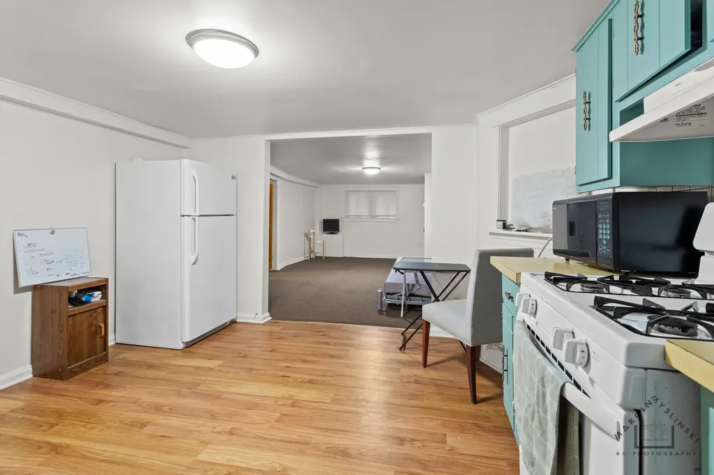 5041 West Agatite Avenue Chicago IL 60630