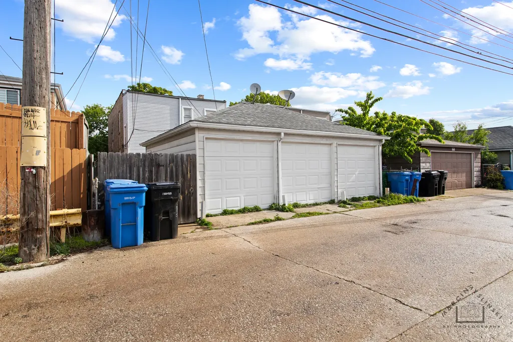 5041 West Agatite Avenue Chicago IL 60630