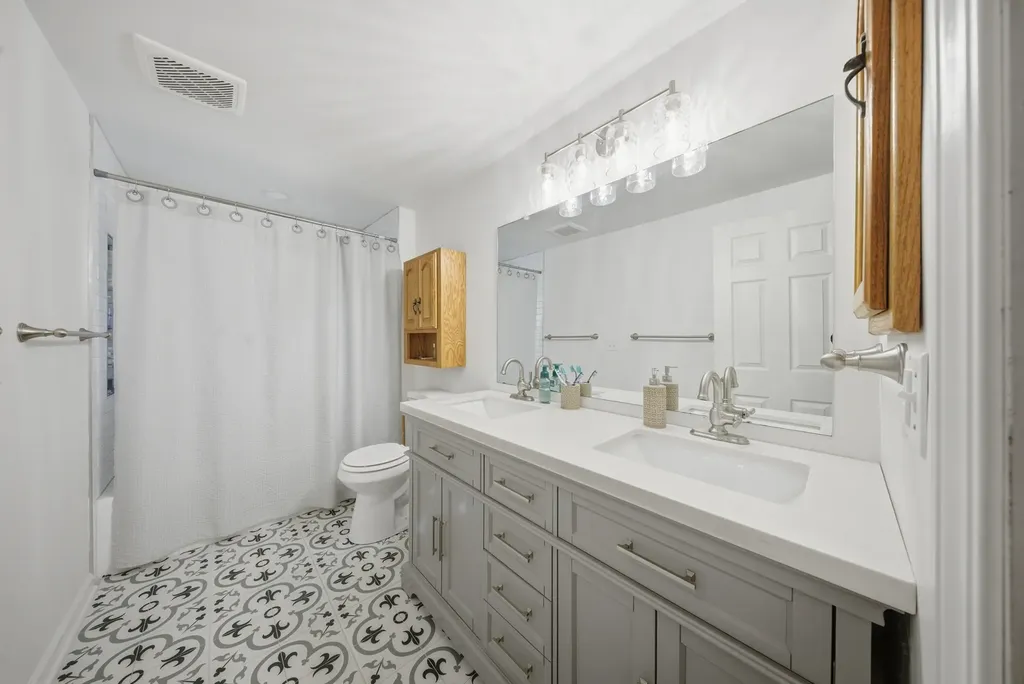 223 Blackberry Drive Bolingbrook IL 60440