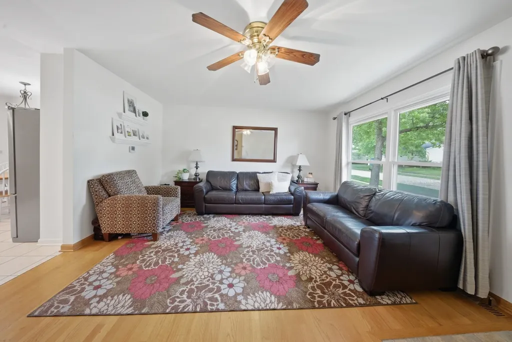 223 Blackberry Drive Bolingbrook IL 60440