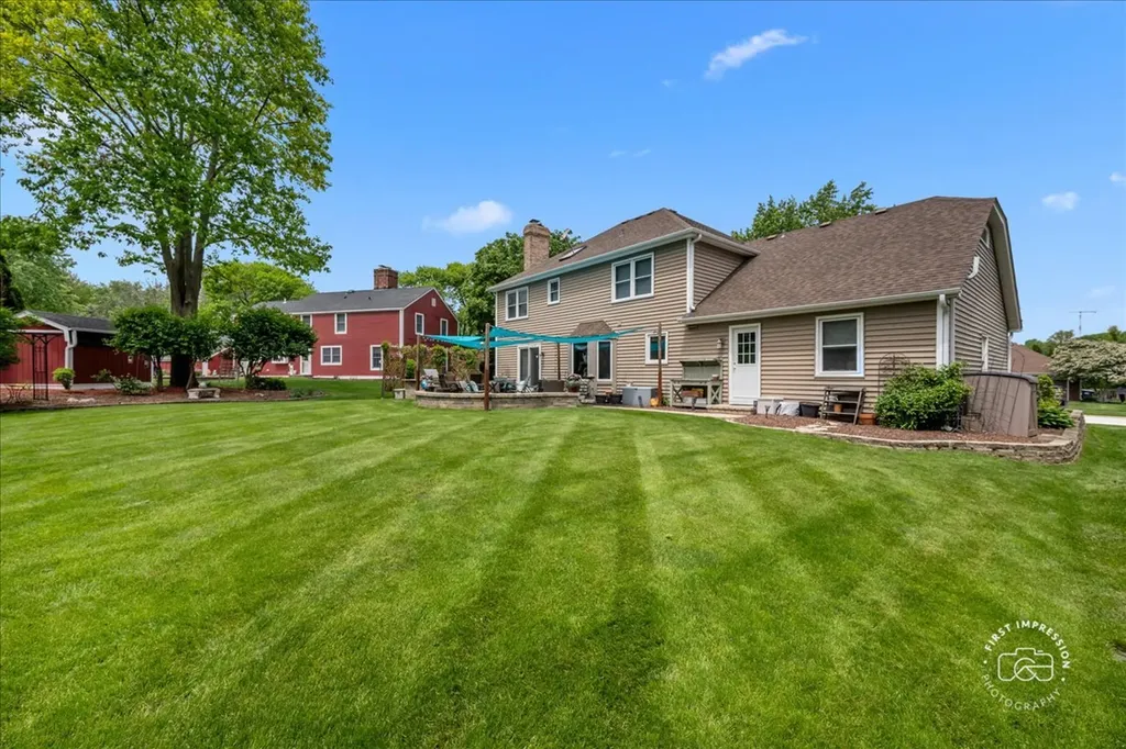 25W185 Setauket Avenue Naperville IL 60540