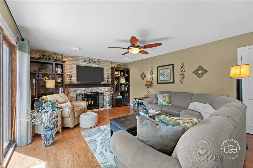 25W185 Setauket Avenue Naperville IL 60540