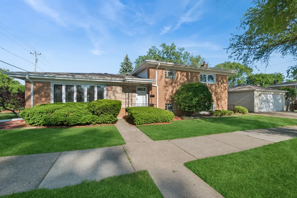 4159 Golf Road Skokie IL 60076