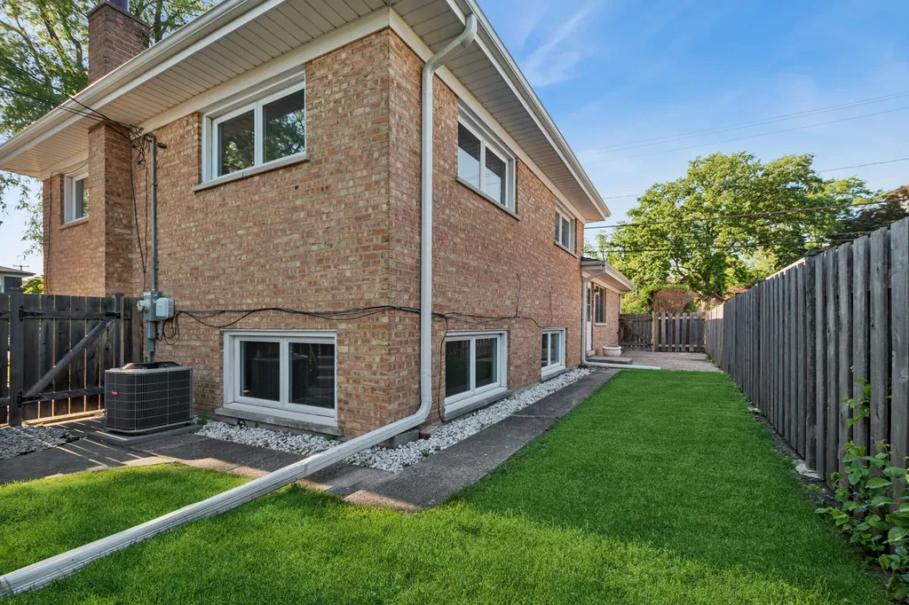 4159 Golf Road Skokie IL 60076
