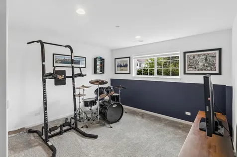 208 Timberleaf Circle Roselle IL 60172