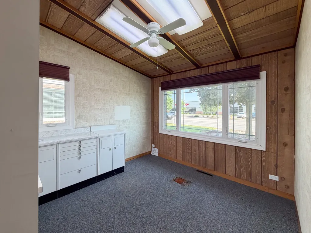 1825 East Roosevelt Road Wheaton IL 60187