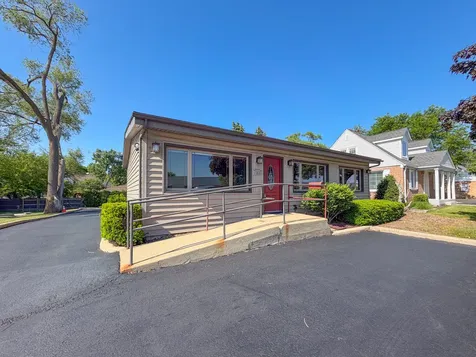 1825 East Roosevelt Road Wheaton IL 60187
