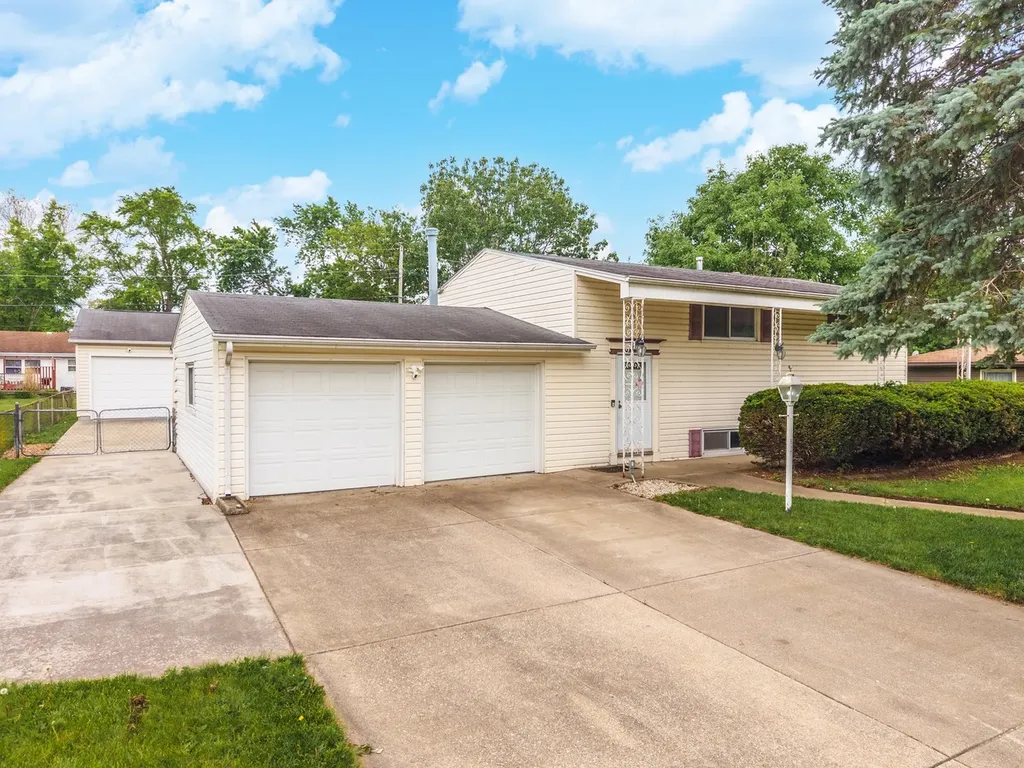 18 Oakwood Drive Pontiac IL 61764