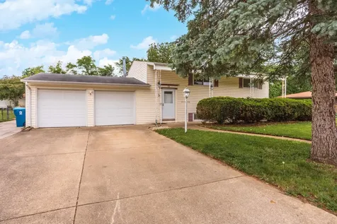 18 Oakwood Drive Pontiac IL 61764