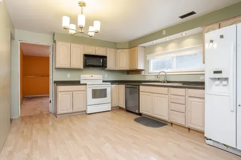 18 Oakwood Drive Pontiac IL 61764