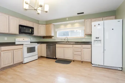 18 Oakwood Drive Pontiac IL 61764