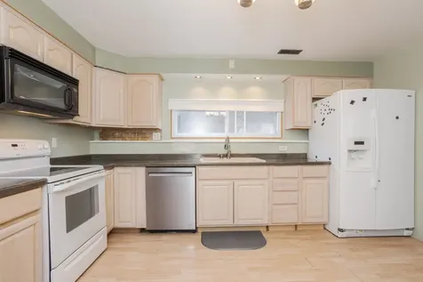 18 Oakwood Drive Pontiac IL 61764