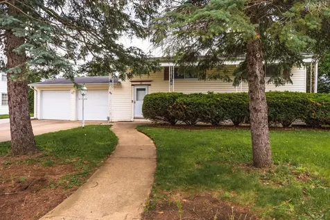 18 Oakwood Drive Pontiac IL 61764