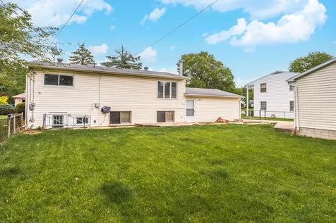 18 Oakwood Drive Pontiac IL 61764