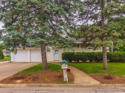 18 Oakwood Drive Pontiac IL 61764