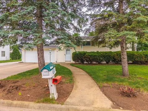 18 Oakwood Drive Pontiac IL 61764