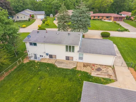 18 Oakwood Drive Pontiac IL 61764