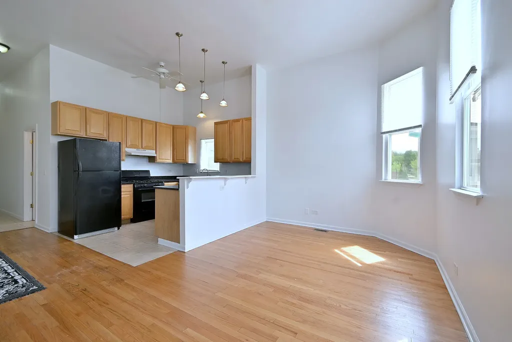 3324 East 136th Street Chicago IL 60633