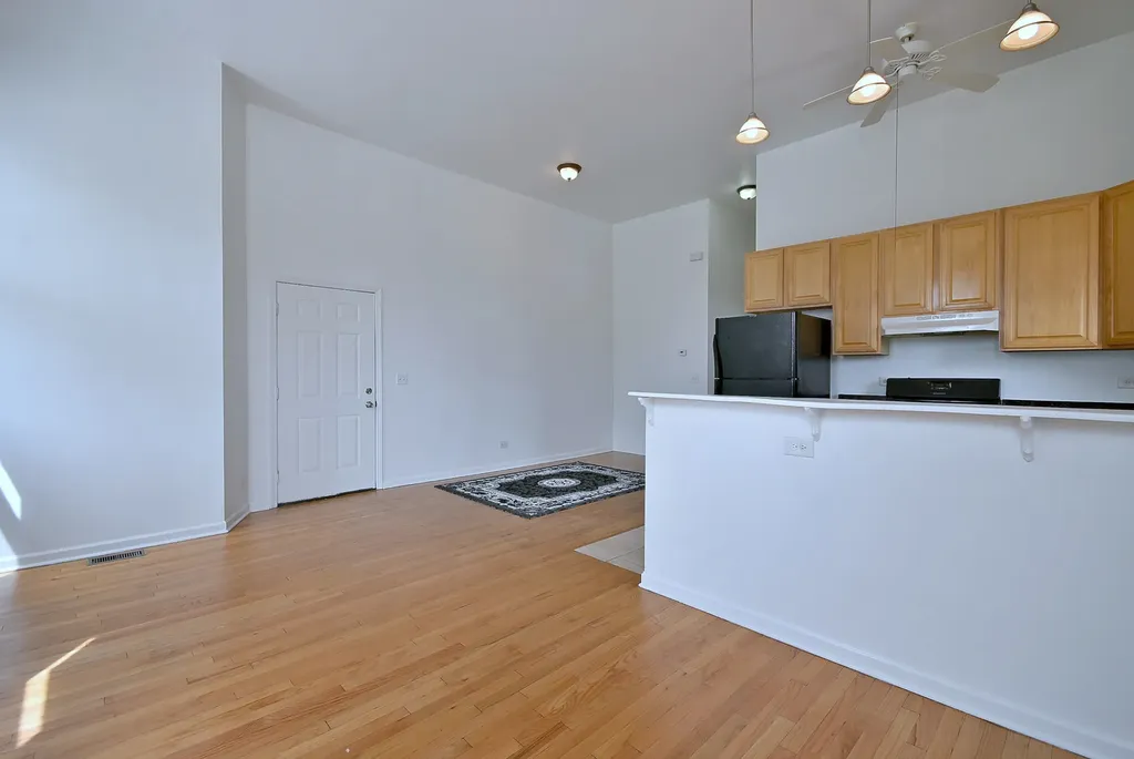 3324 East 136th Street Chicago IL 60633