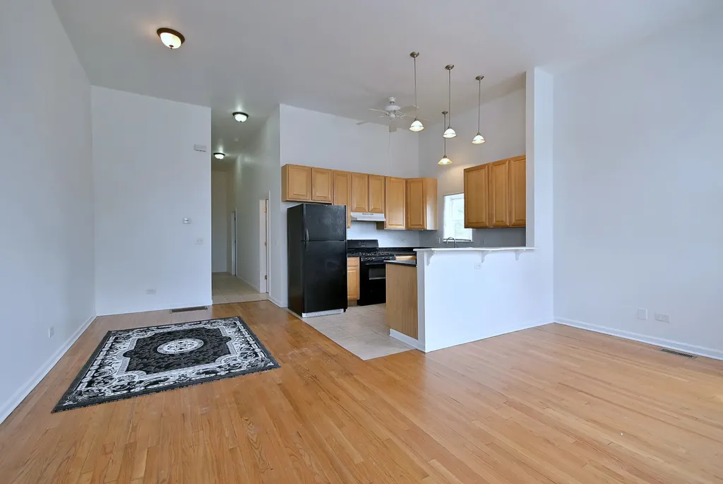 3324 East 136th Street Chicago IL 60633