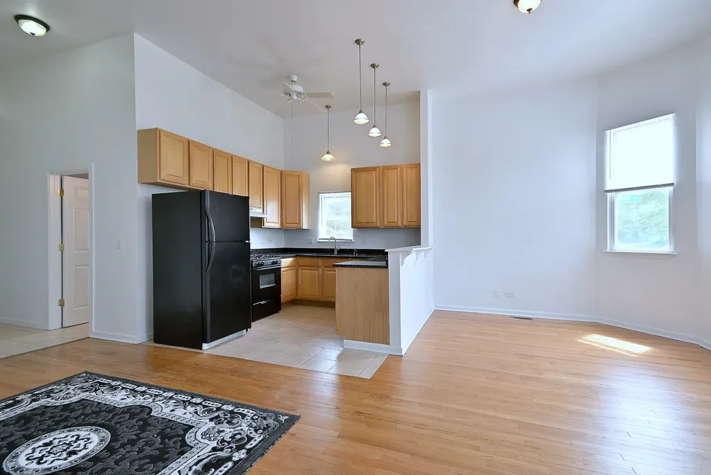 3324 East 136th Street Chicago IL 60633