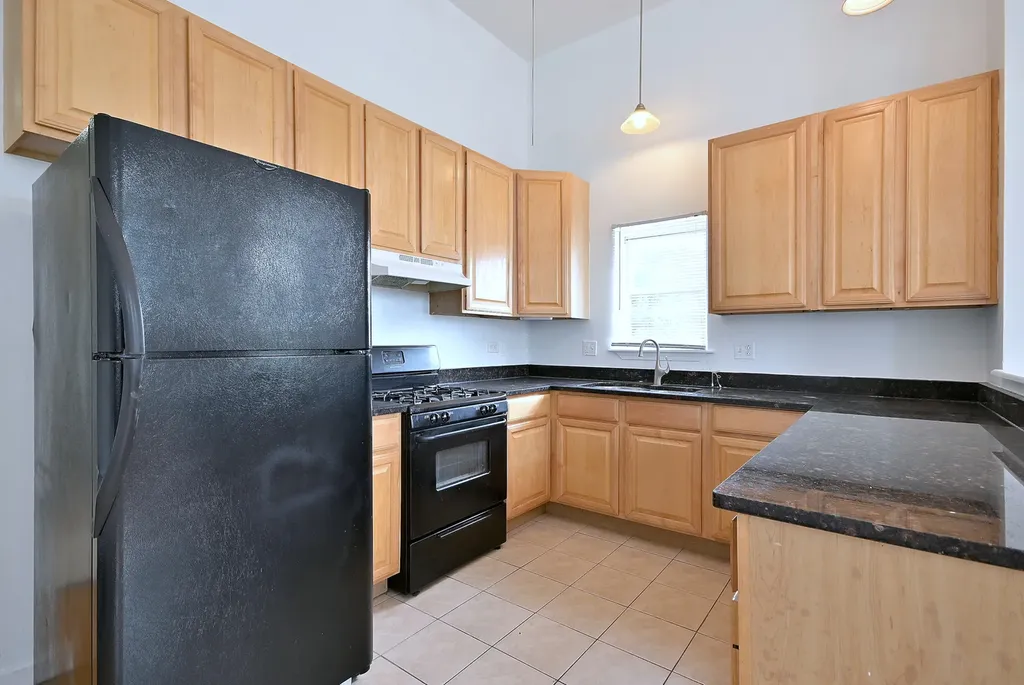 3324 East 136th Street Chicago IL 60633
