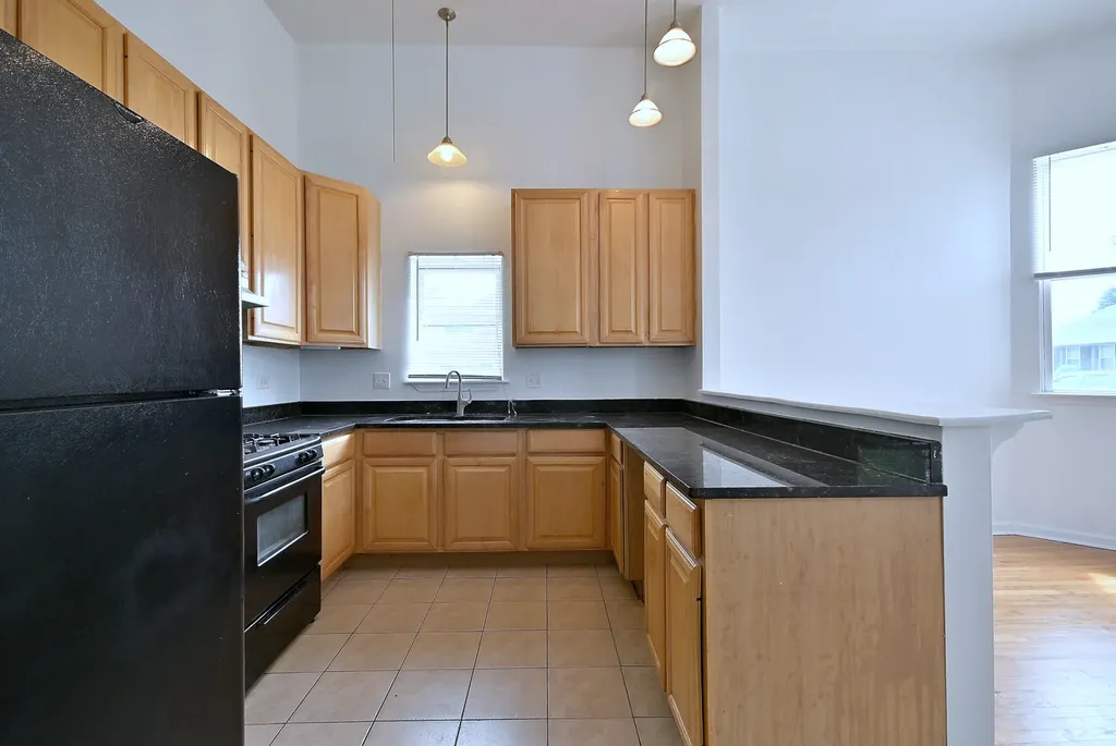 3324 East 136th Street Chicago IL 60633