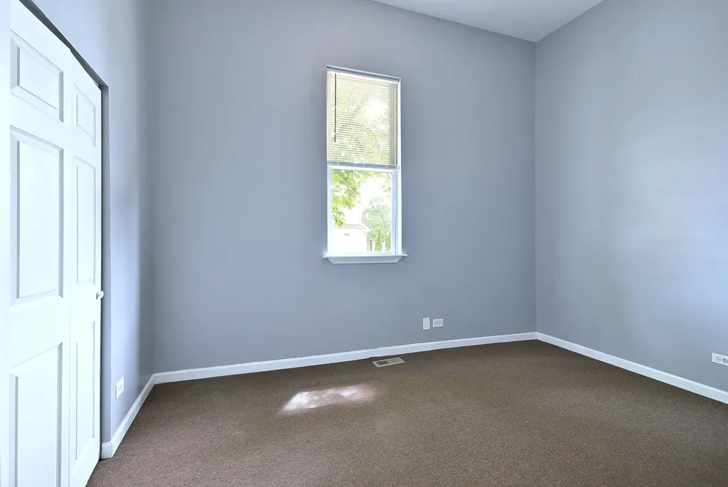 3324 East 136th Street Chicago IL 60633