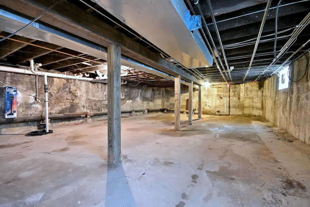 3324 East 136th Street Chicago IL 60633