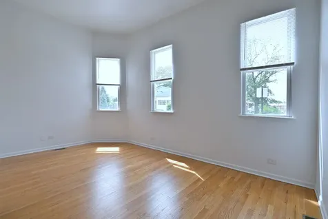3324 East 136th Street Chicago IL 60633