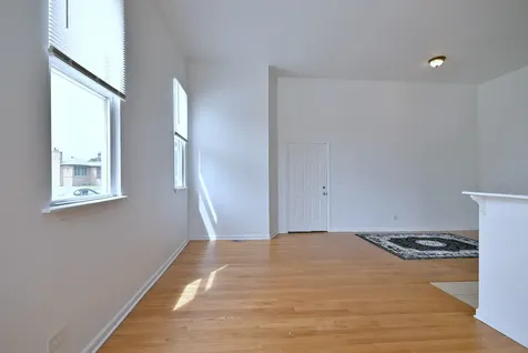 3324 East 136th Street Chicago IL 60633