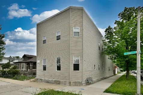 3324 East 136th Street Chicago IL 60633